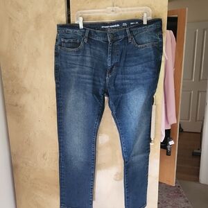 *REDUCED* MENS-Amazon Essentials Blue Slim Fit Jeans in 38W/29L